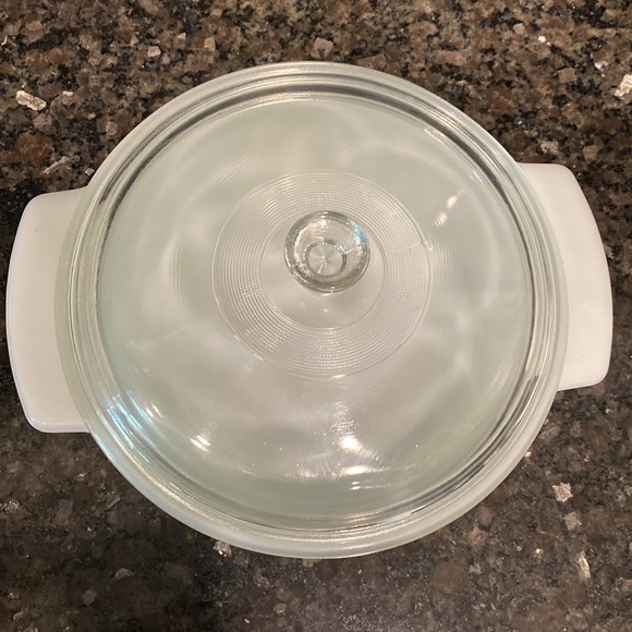 Vintage Anchor Hocking 2qt Casserole Dish With Lid - Picture 3 of 4